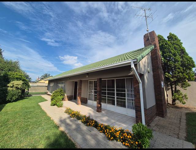 3 BEDROOM HOUSE SOLD IN VANDERBIJLPARK SE 2